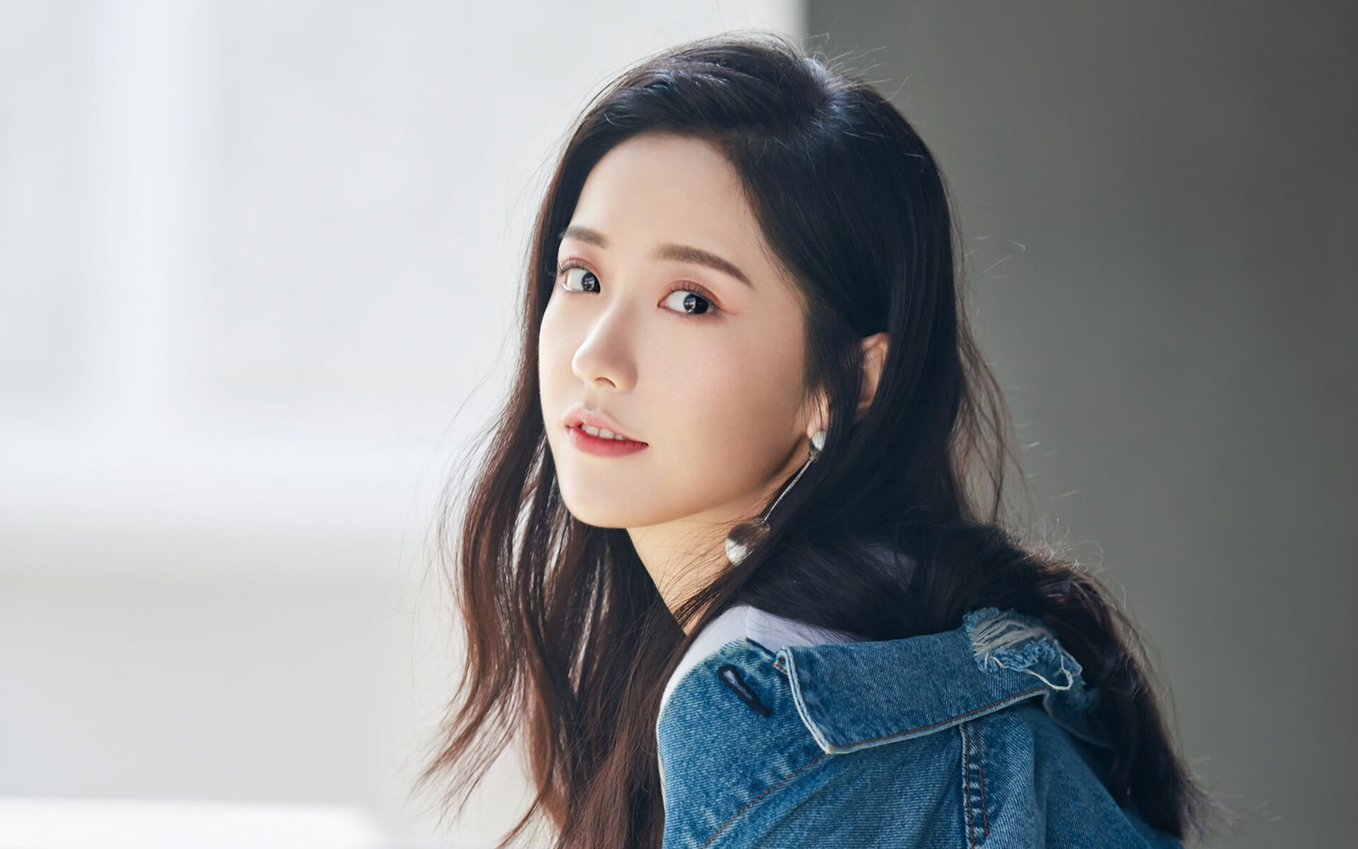 爱游戏下载-全国青少年“跨界融合”足球-篮球活动在成都引领新时尚，倡导多项运动结合