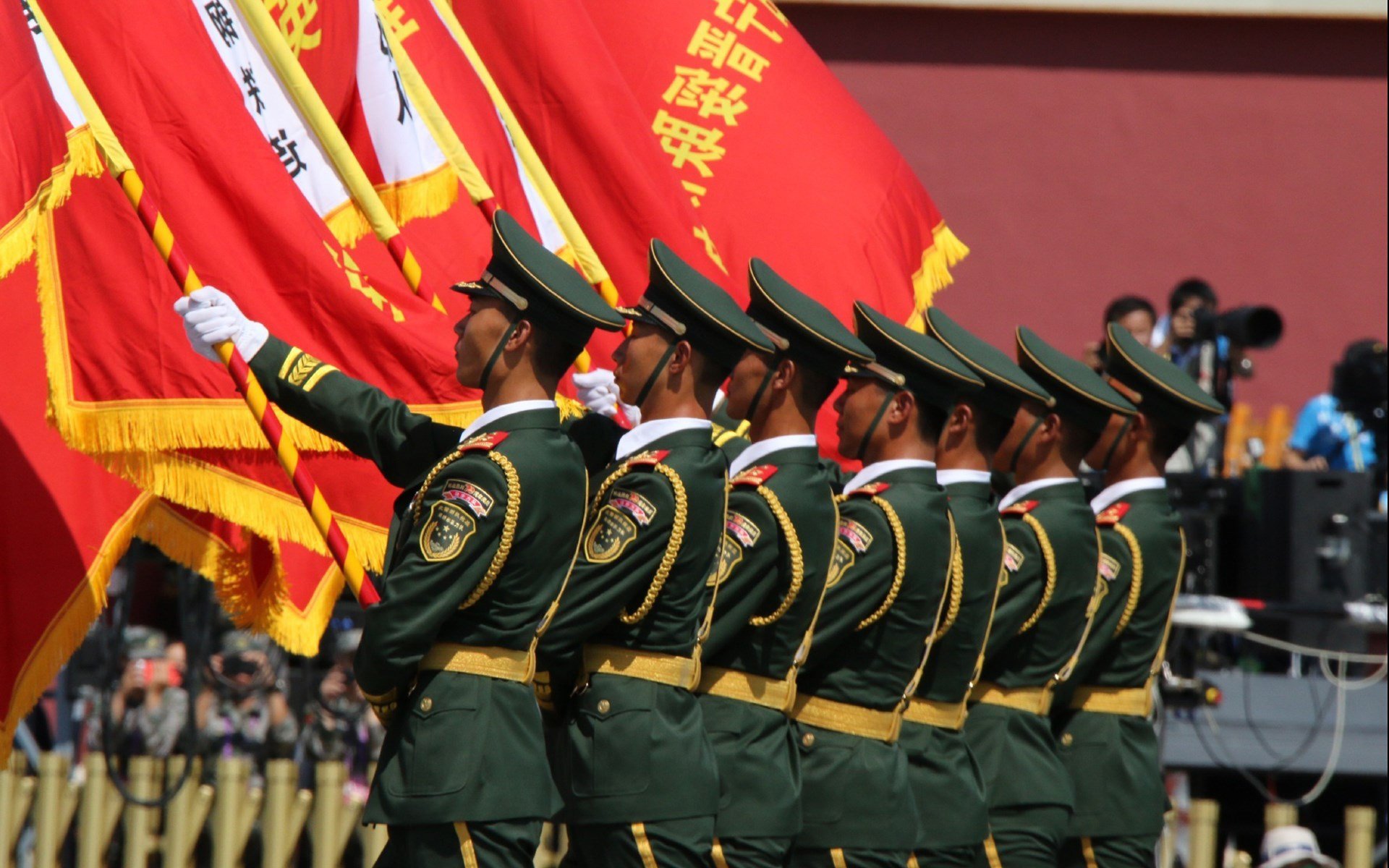 爱游戏平台-兰斯主场大胜斯特拉斯堡，豪取胜利，兰斯对斯特拉斯堡