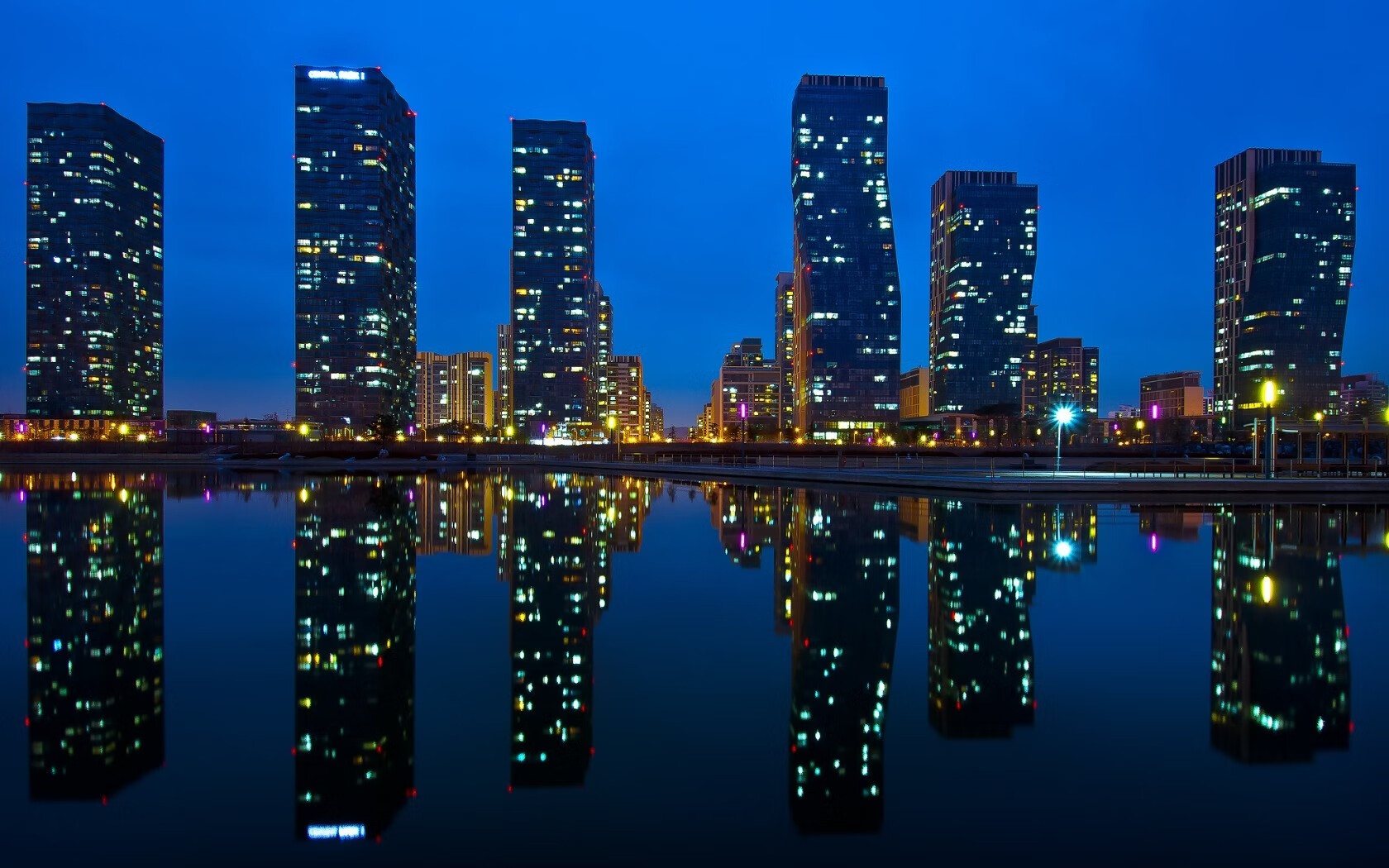 爱游戏app-足球运动与科技创新结合，催生新型体育产品，足球的创新