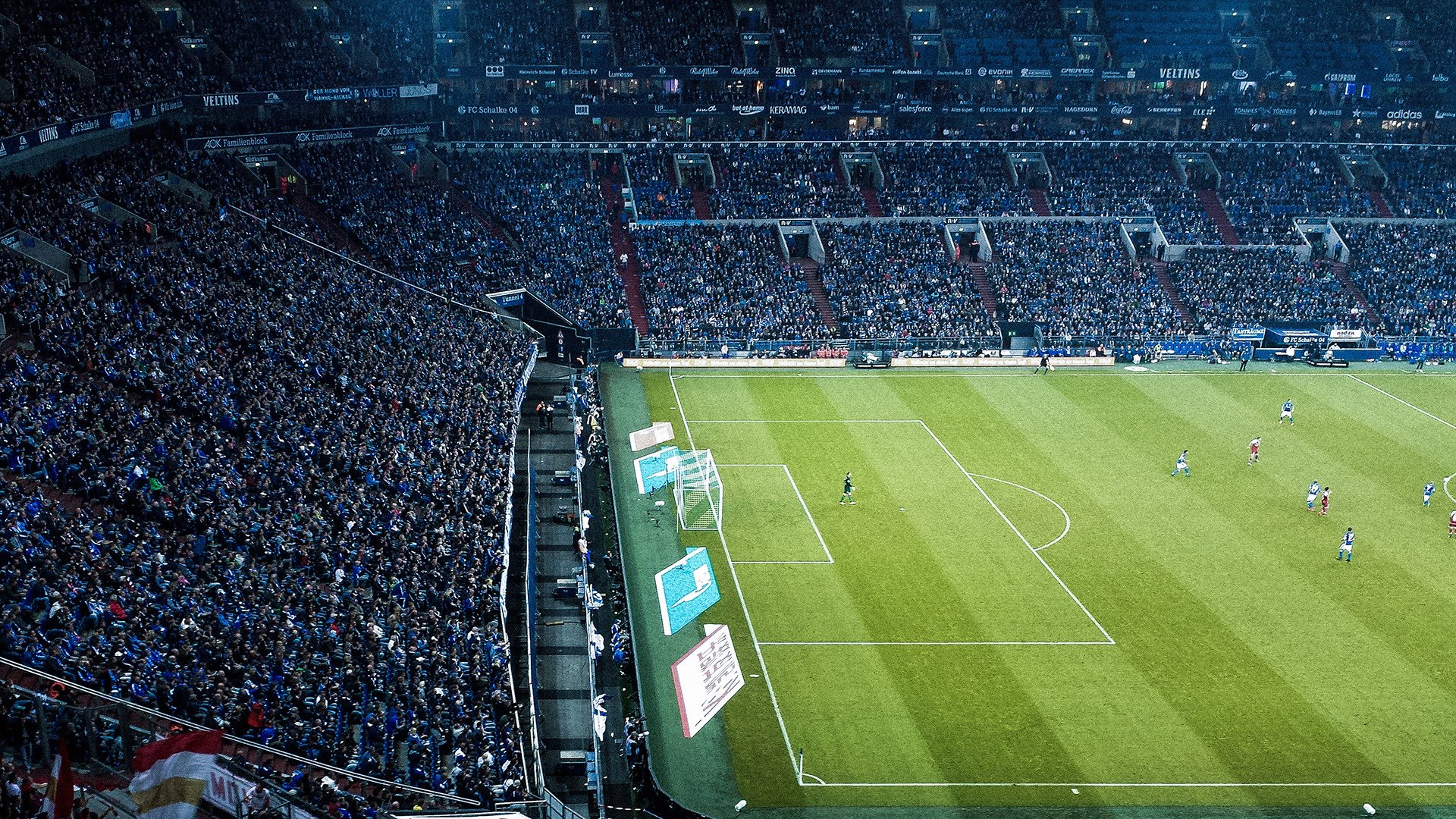 拜仁边路传中策略成功：高效率打破对方防线，效力过拜仁的边锋